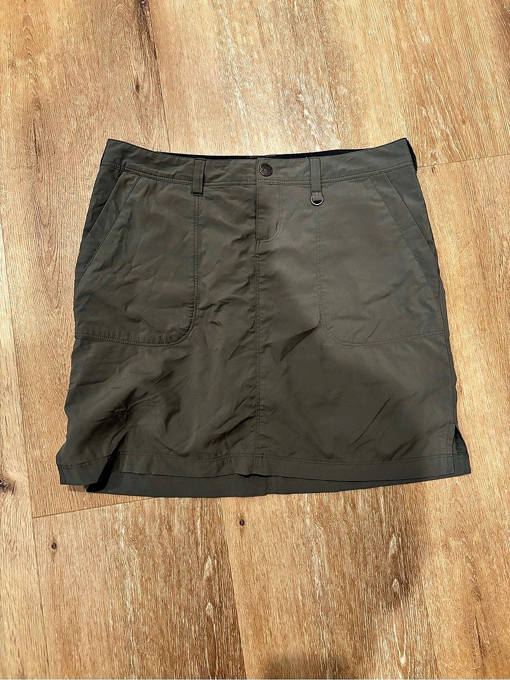 REI Cargo Shorts in Green Size 4
